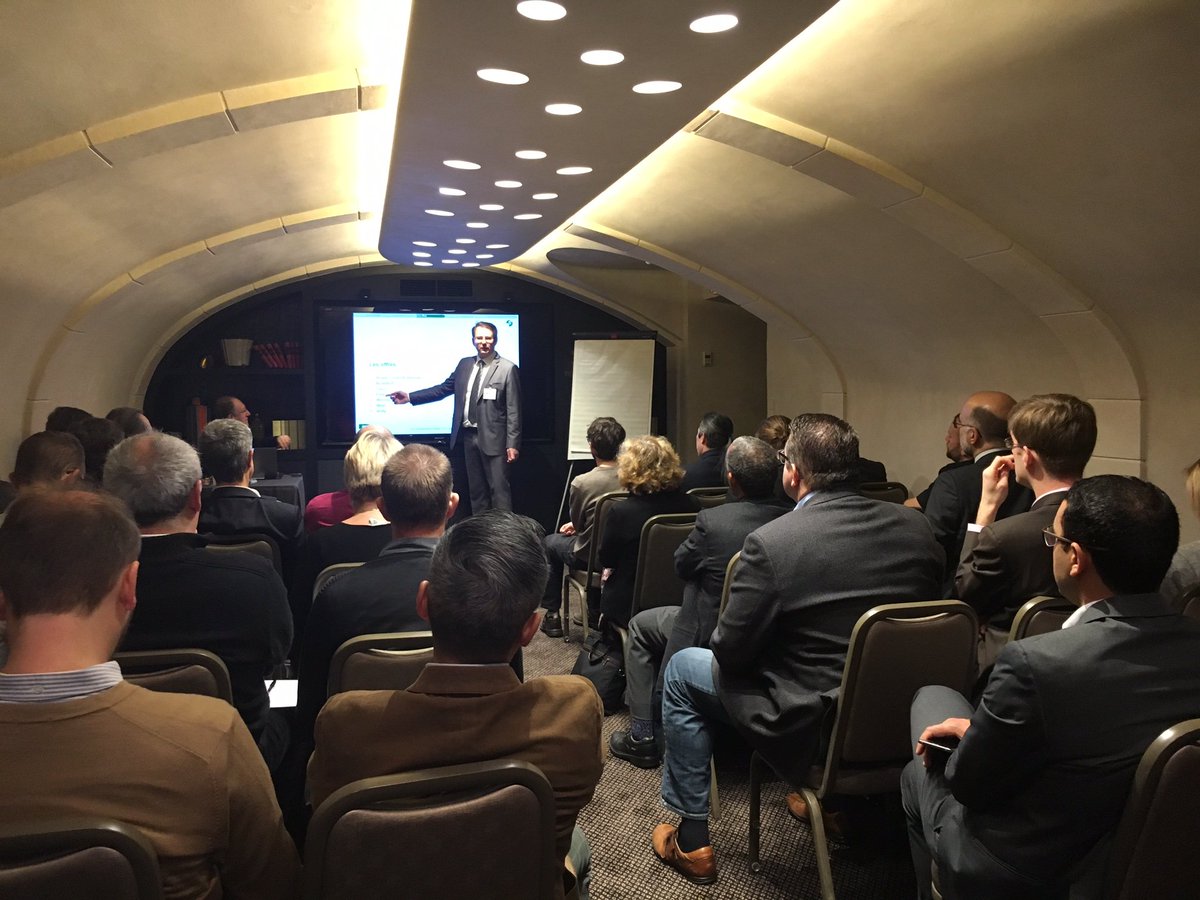 Setec_is's tweet image. Thierry actuellement en action pour le séminaire #Cloud et #CommunicationsUnifiées organisé par @Setec_is.