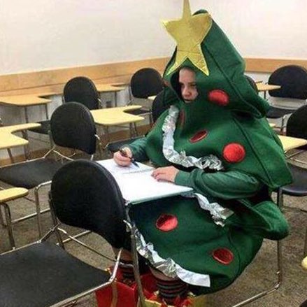 Cuando estás listo para la navidad pero aún tienes examenes 😍