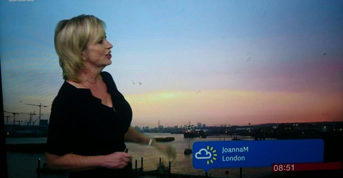 hidenhand1's tweet photo. BBC Subliminal weather broadcasts!
Total MOCKERY! She's saying beautiful sunset more like #chemset #geoengineering #OpChemtrails #HARRP 💨✈ https://t.co/NXna43rCBE