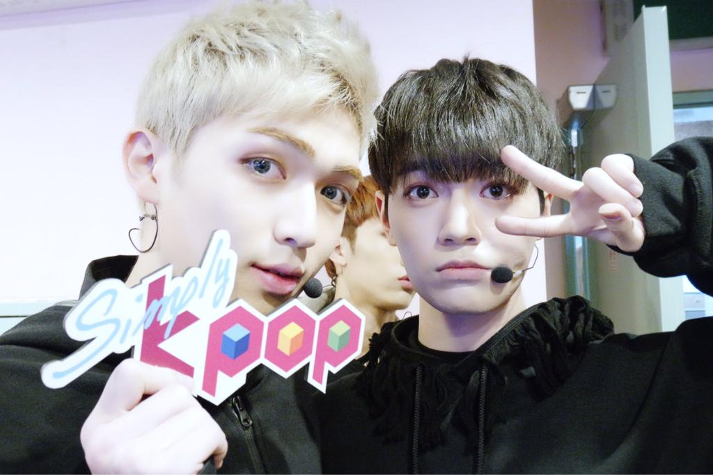 fakekoy84's tweet photo. เค้าถ่ายรูปคู่กันอีกแล้วค่ะแม่~~ #gyujin #BITTO #gyubit 😳😳😳 https://t.co/VozLz1BRxQ