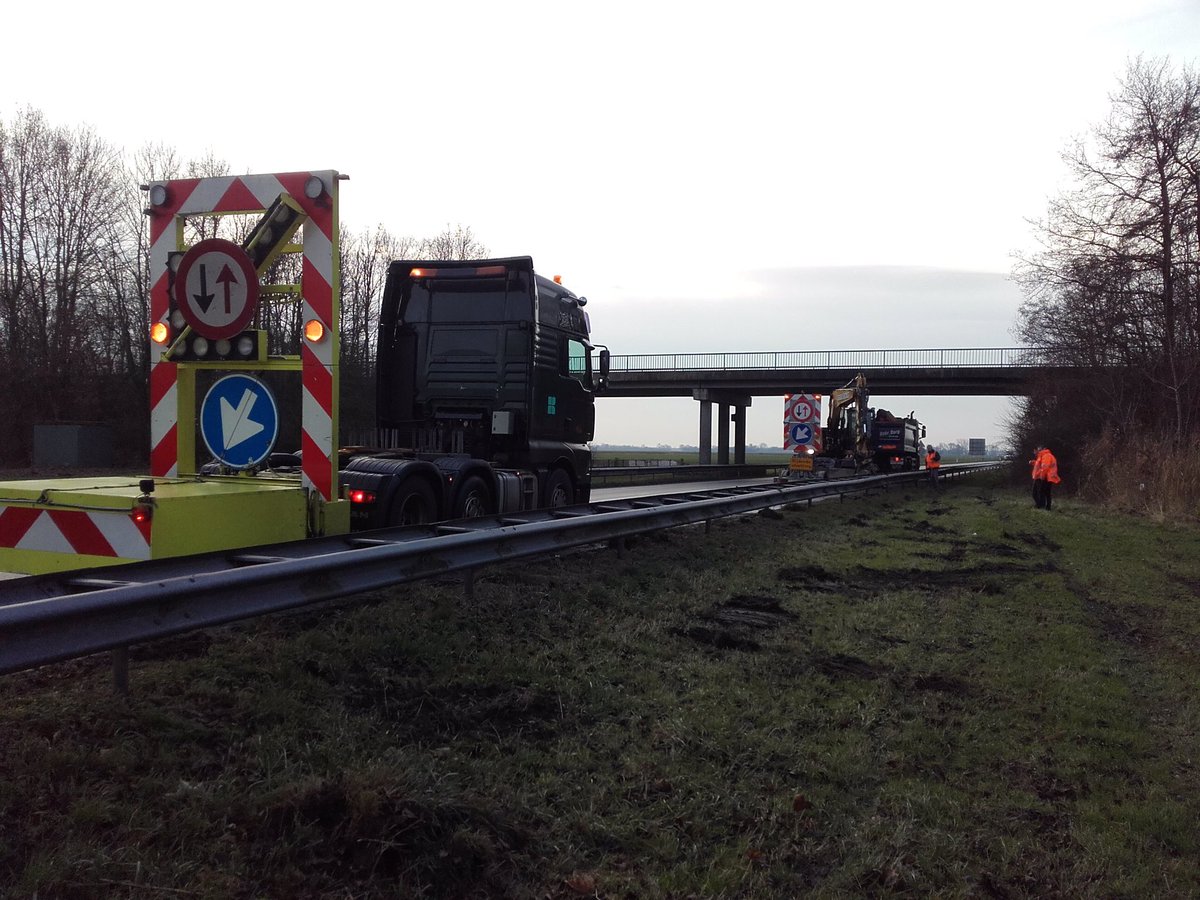 De komende dagen zijn we in opdracht van <a href="/provgroningen/">Provincie Groningen</a> de bermen aan het verlagen op de #N46 tussen Groningen en Ten Boer.
