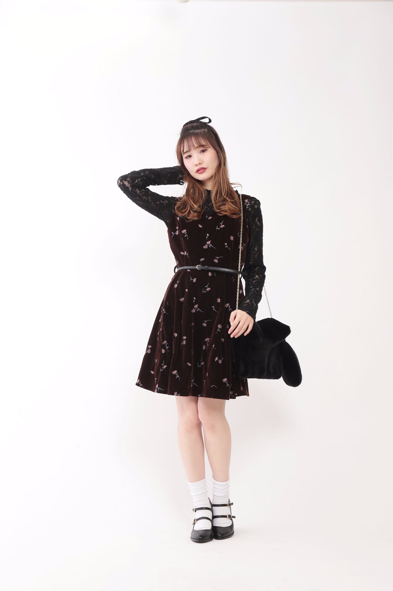 Nice Claup ナイスクラップ 入荷情報 この冬 トレンドど真ん中 ベロア 小花総刺繍 ワンピース もう かわいいが溢れてます ベルベット小花刺繍ワンピース 6500 税 店頭 Webに入荷してるので 要check