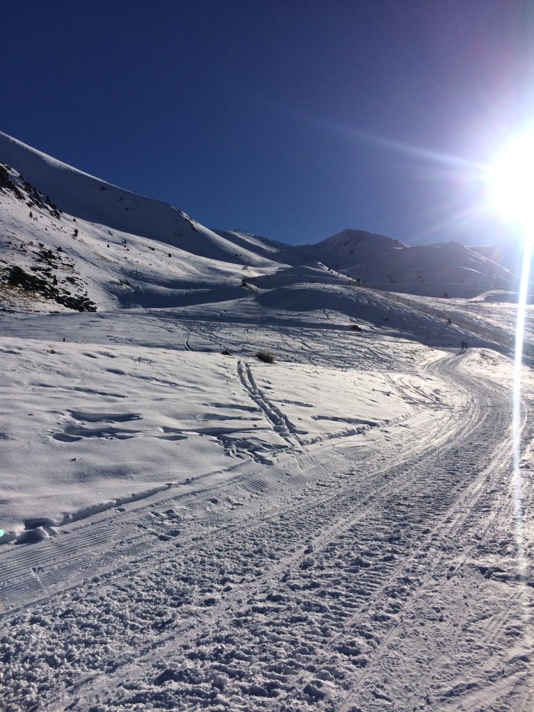 fonsogoga20's tweet photo. Disfrutando de las pistas de @boitaullresort en un día espléndido de nieve https://t.co/TTpXtZPhVG