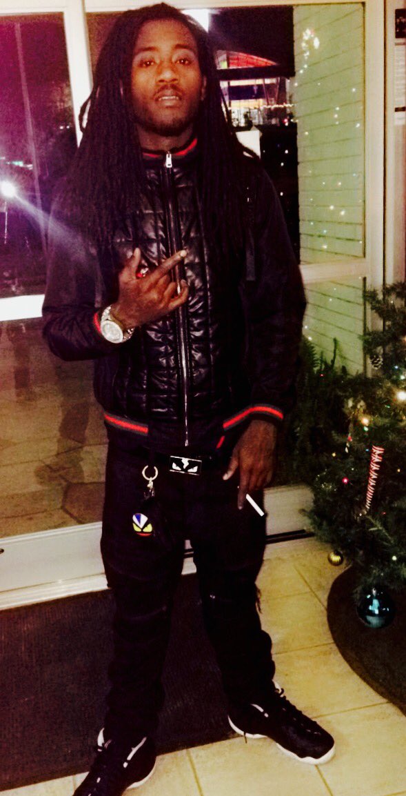 TooTurntG's tweet photo. #EtiquetteLikeICameFromFrance #Blessed #FiveFigureStreetNigga https://t.co/ldScnbeZaX