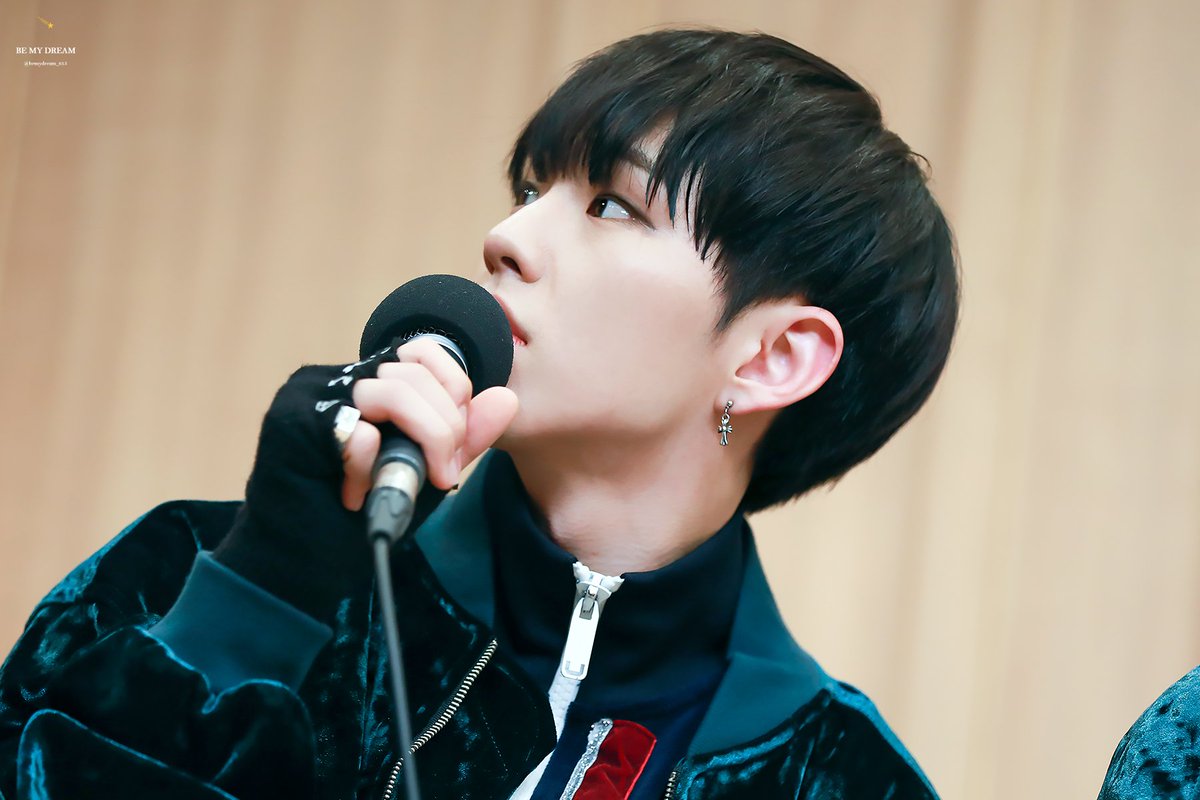 bemydream_615's tweet photo. 161208 컬투쇼
평생 웃는 일만 가득하게 해주고싶다😇
스밍하러가야지~~~~💖
#세븐틴 #SEVENTEEN #호시 #권순영 #HOSHI #붐붐 #비마이드림 https://t.co/6HoRLYeHC3