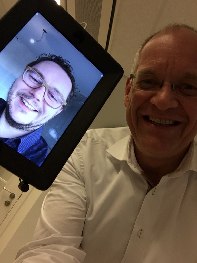 egerrit's tweet photo. Selfie met Johnny Floorwalker @pepijnvds #meevergaderenopafstand https://t.co/hEvgKpPs7G