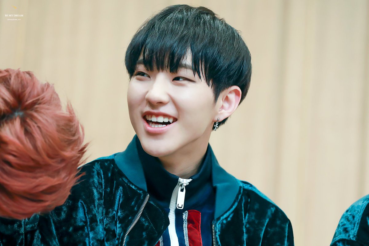 bemydream_615's tweet photo. 161208 컬투쇼
평생 웃는 일만 가득하게 해주고싶다😇
스밍하러가야지~~~~💖
#세븐틴 #SEVENTEEN #호시 #권순영 #HOSHI #붐붐 #비마이드림 https://t.co/6HoRLYeHC3