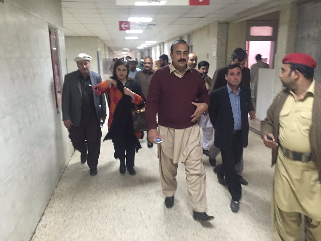 Dr_GMThaheem's tweet photo. @RubinaKhalid1 #PPP Kpk &amp; @Zkpsh visited PIMS hospital to facilitate the families of the tragic air crash victims https://t.co/yB7zKfjhP6