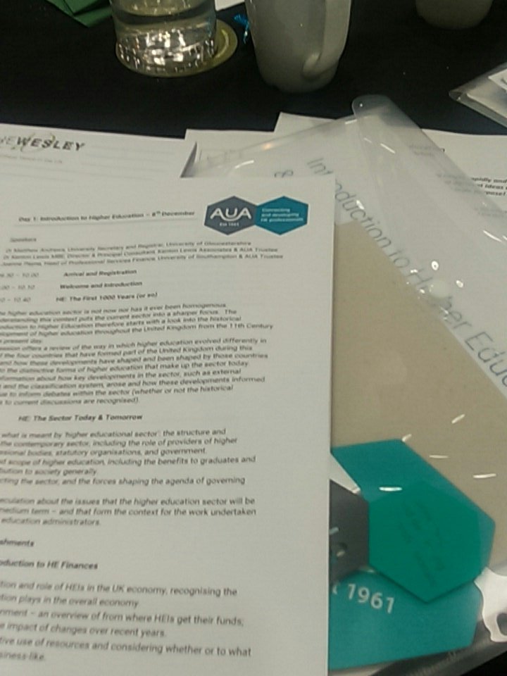 Getting to grips w/ how higher education institutions work this morning #intro2he @The_AUA