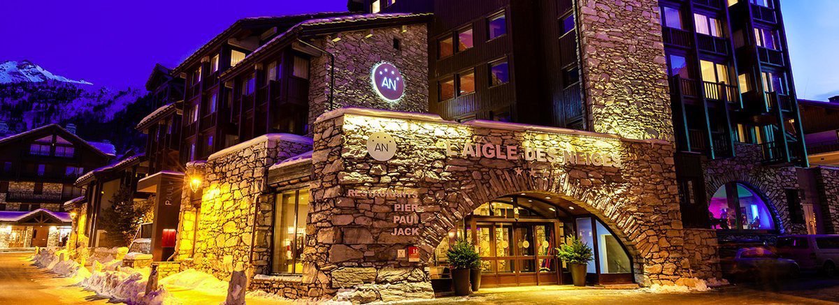 cha_london's tweet image. Charlotte @ #AigleDesNeiges  bar @valdisere @MaranathaGroupe enjoy one of our cocktails