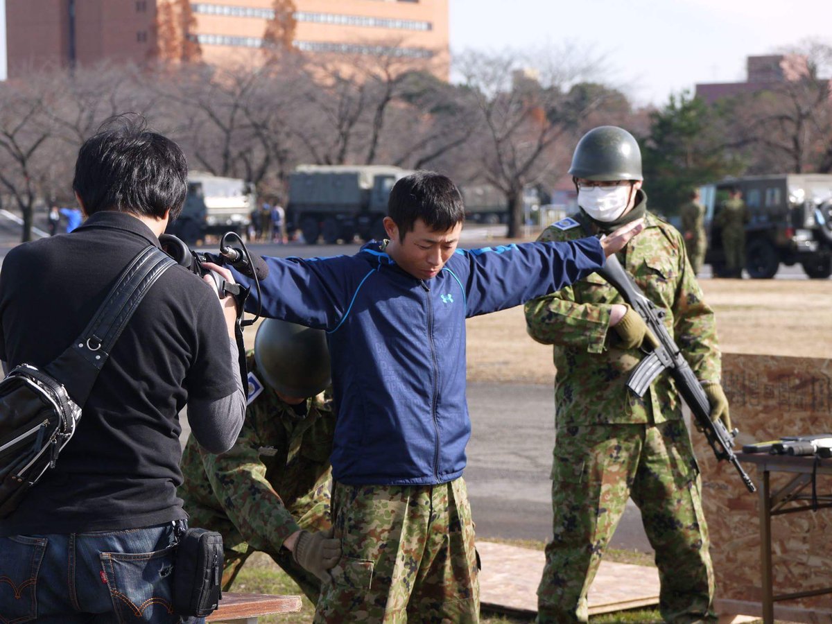 自衛隊帯広地方協力本部 公式 Auf Twitter 陸上幕僚監部予備自衛官室は現在 平成29年度版予備自衛官等制度広報動画 ミニドラマ編 制度説明編 を製作中です 平成28年12月5日 月 に朝霞訓練場等で実施された予備自衛官招集訓練を取材してきました T Co