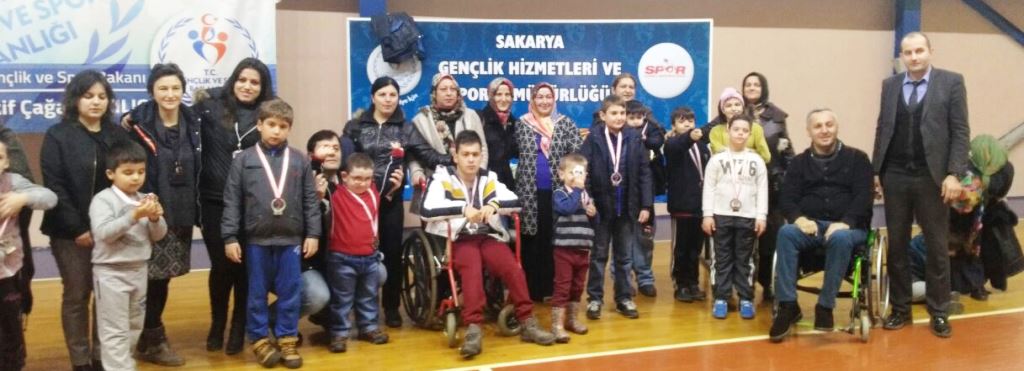 3 Aralık Dünya Engelliler günü nedeniyle, Lütfü Yaman Spor Salonunda yapılan Oryantiring müsabakalarına 50 sporcu katıldı.