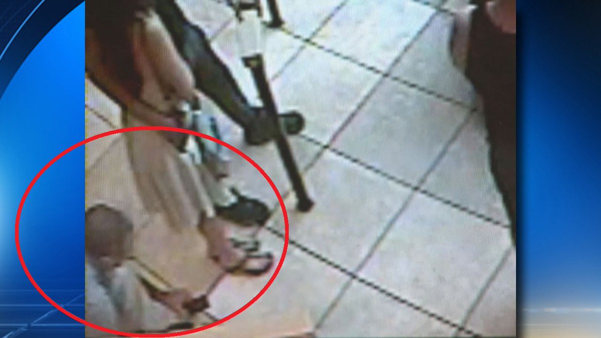 Man tying his shoelace uses cellphone to record up woman's dress in Coral Gables bit.ly/2gg4S53 https://t.co/My2Pj35h4E