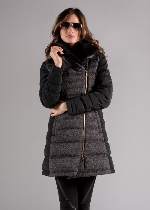 orobosnyc's tweet photo. Created for the most luxurious locations with below temperatures. 
Shop our Asymmetrical Zip Faux Fur Collar Down Coat (link in bio)
#OROBOS https://t.co/6JJs9P935N