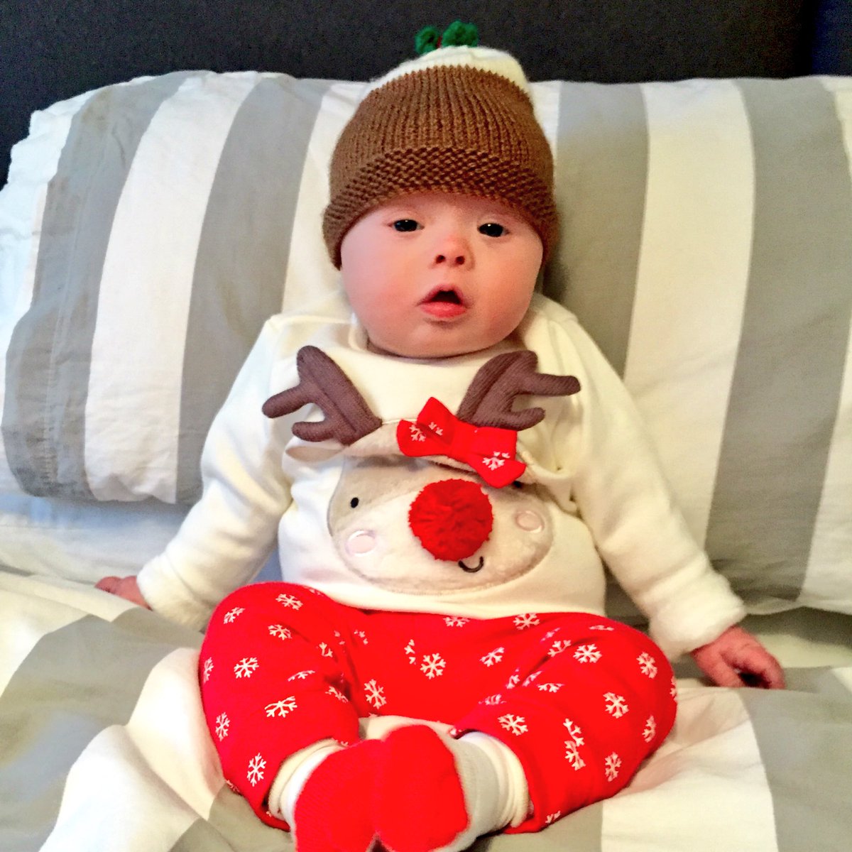 littlerunnermum's tweet image. Please RT Sophie to support @SteppingStoneDS #RedCupCheer to win £1k to fund activities for children with Down Syndrome. Thank you 😊