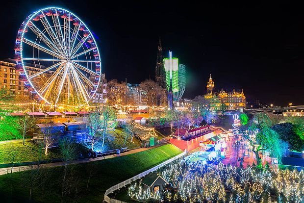 venturemethis's tweet photo. See you soon, Edinburgh! ✈️🎄☃️ #wanderlust #travel #travelblogger #tourism #scotland https://t.co/HUECzCtzCy
