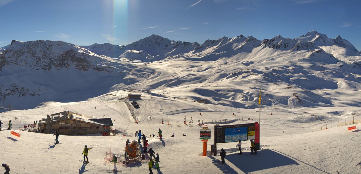 The sun was shining and conditions were looking great in <a href="/valdisere/">Val d'Isère</a> today. #ski #skiweather