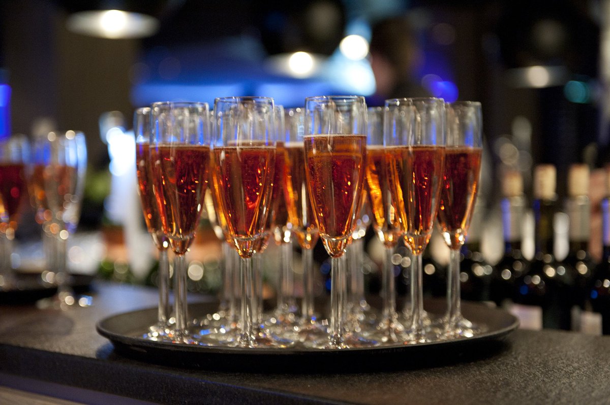 Ook op 1 januari bieden wij onze zondagsbrunch aan. Komt u ook proosten en daarna genieten van alle lekkernijen? bit.ly/2h5Z2js