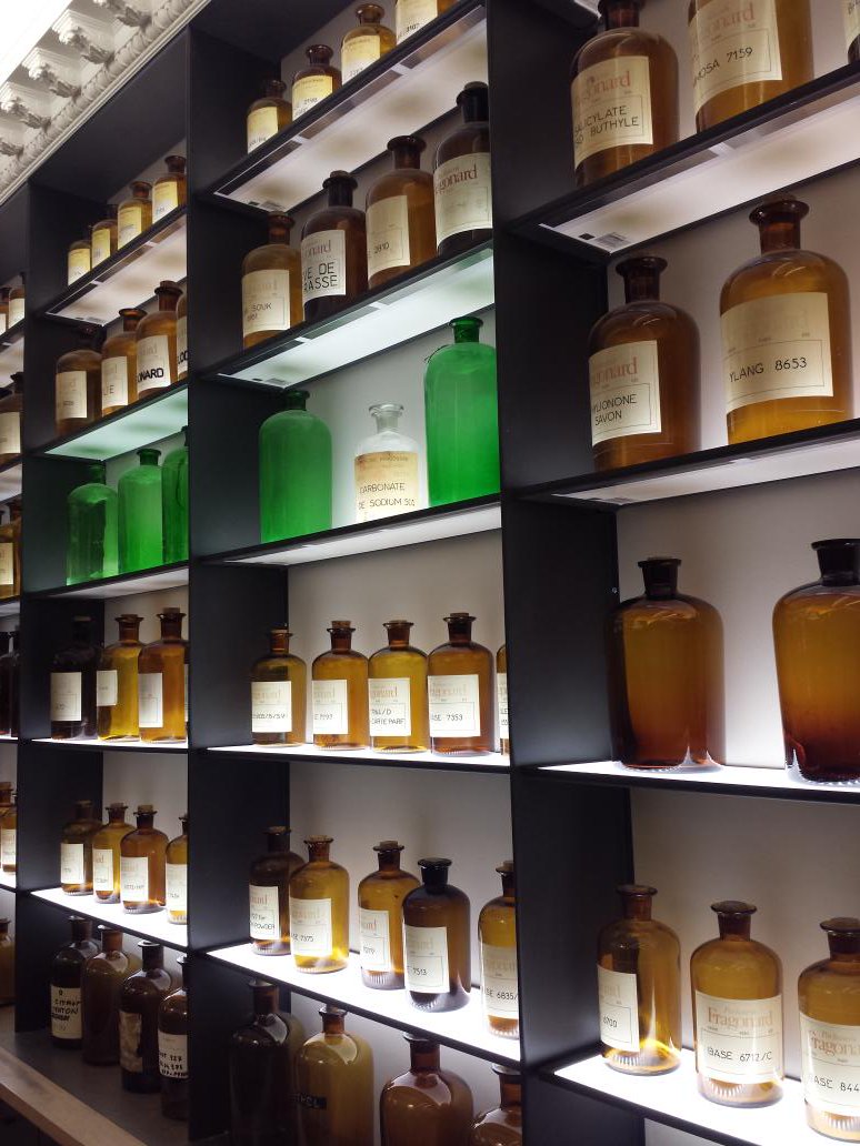 Au musée du parfum Fragonard pour la conférence olfactive "Les parfums de l'entre deux guerres"