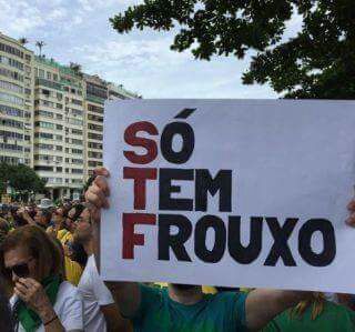 vomitacoamigo's tweet photo. Bem que Jucá falou! #Vergonha #Golpistas #STFComprado #ForaTemer https://t.co/irKPLhSsTT