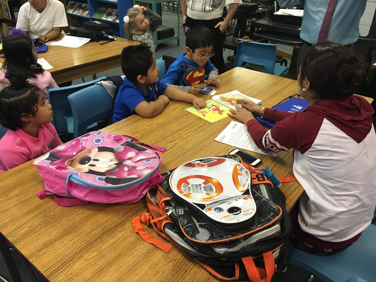 SummitEdInit's tweet photo. Helping community partner @IIAAkron with #16forSuccess kit training pays off for local families. https://t.co/sVP0LlZbJx https://t.co/8shsxhjLur