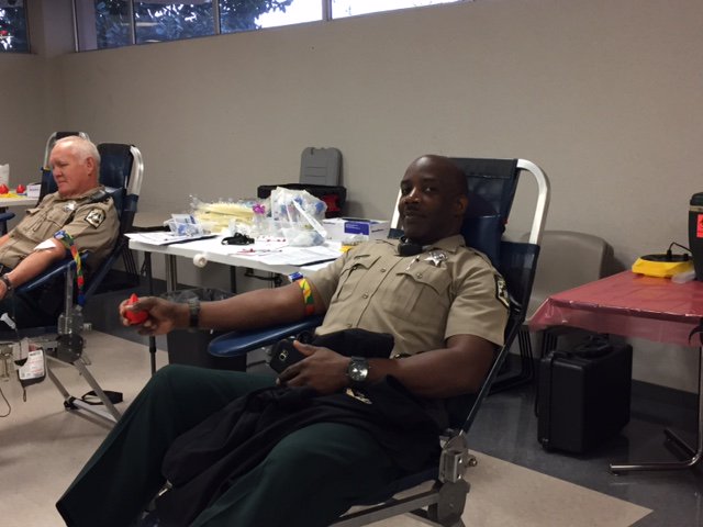 MeckSheriff's tweet photo. #MCSO employees giving the gift of life at our blood drive. Met our goal for 25 plus units. @ARCBloodCAR #Community  #WeAreMCSO https://t.co/ahRHs7CHY6