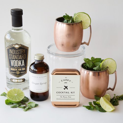 This #moscowmule #cocktail #gift set with <a href="/drinkicd/">ICD</a> is all we want for the #holidays this year: trib.al/rPnY9Bc