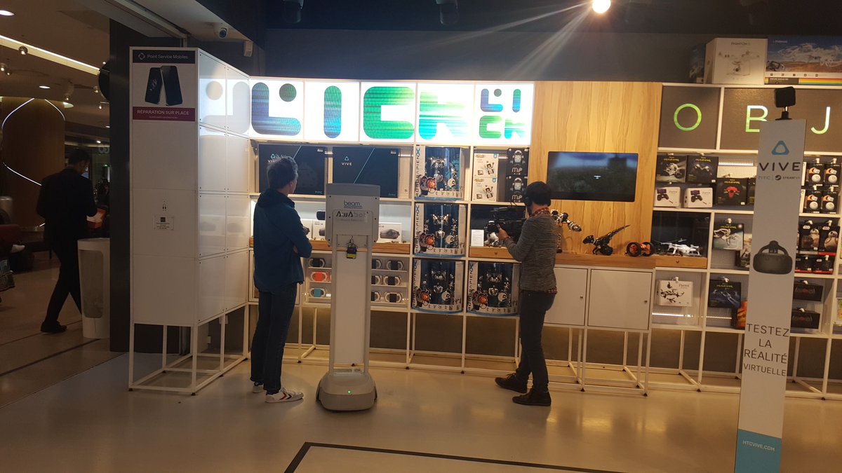 LICK_officiel's tweet image. [LICKLIVE] Ça tourne chez @LICK_officiel #Interview2.0 @13emeRUE #FuturIsNow