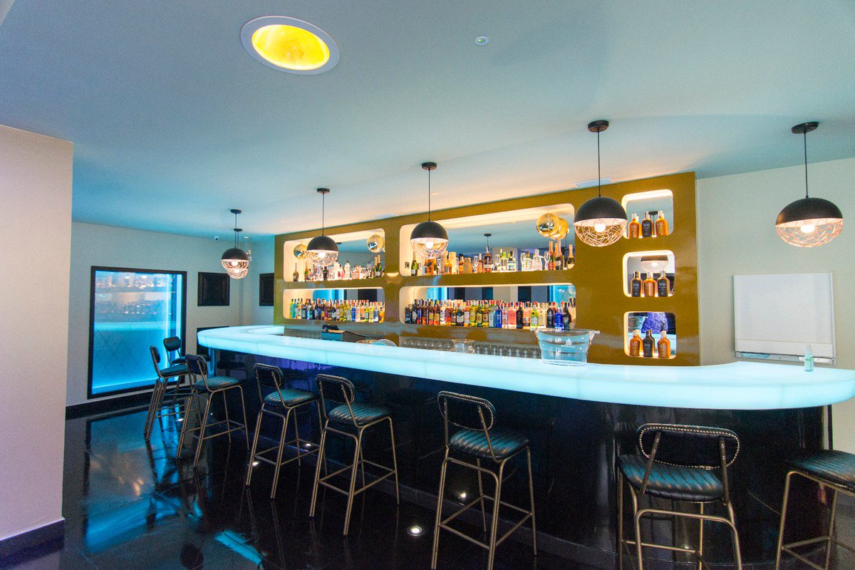 ar_solidsurface's tweet photo. Barra en @HIMACSEurope  opal retroiluminada para discoteca Moett de Puertollano. Diseño @MimesisInterior.  #diseño #interiorismo #himacs https://t.co/uyP7FcTRz9