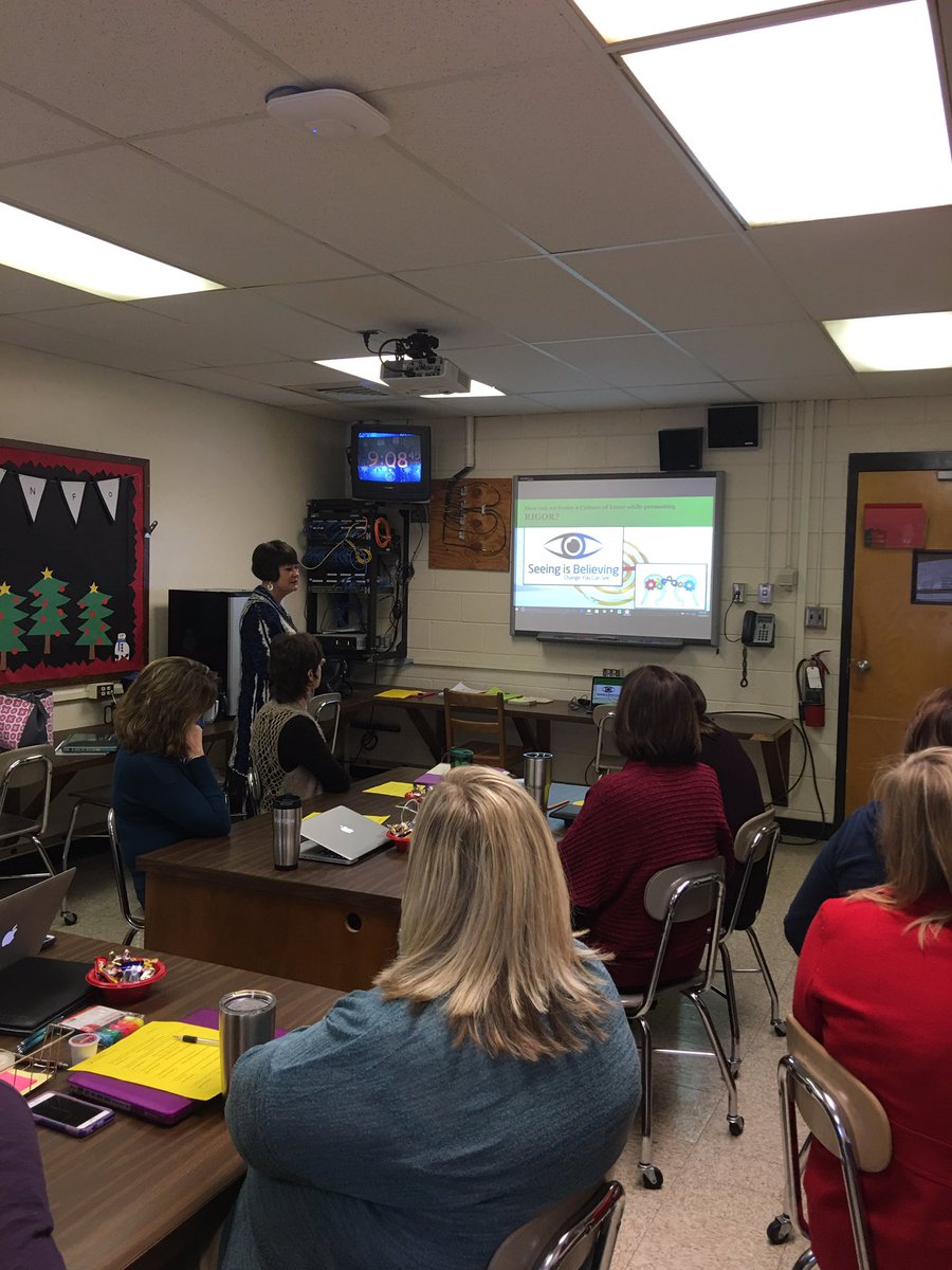 BruceCarrollEDU's tweet photo. 6th Grade T in PD from @ctruellELA on fostering a culture of error while promoting rigor! #dcsdigdeeper #GoldMedalYear https://t.co/fOKd9v6dmL