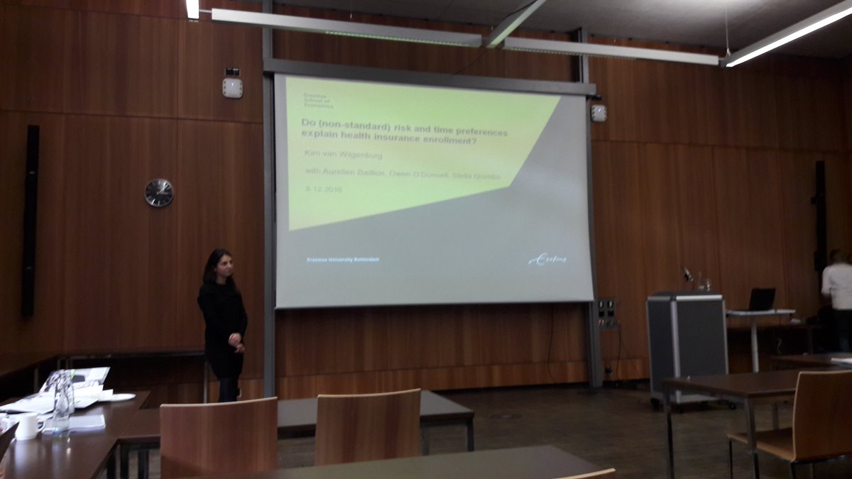 <a href="/KimvWilgenburg/">Kim van Wilgenburg</a> presenting on role of risk&amp;time preference in health insurance demand <a href="/BEHnetwork/">BEH net</a> @HealthEconRdam