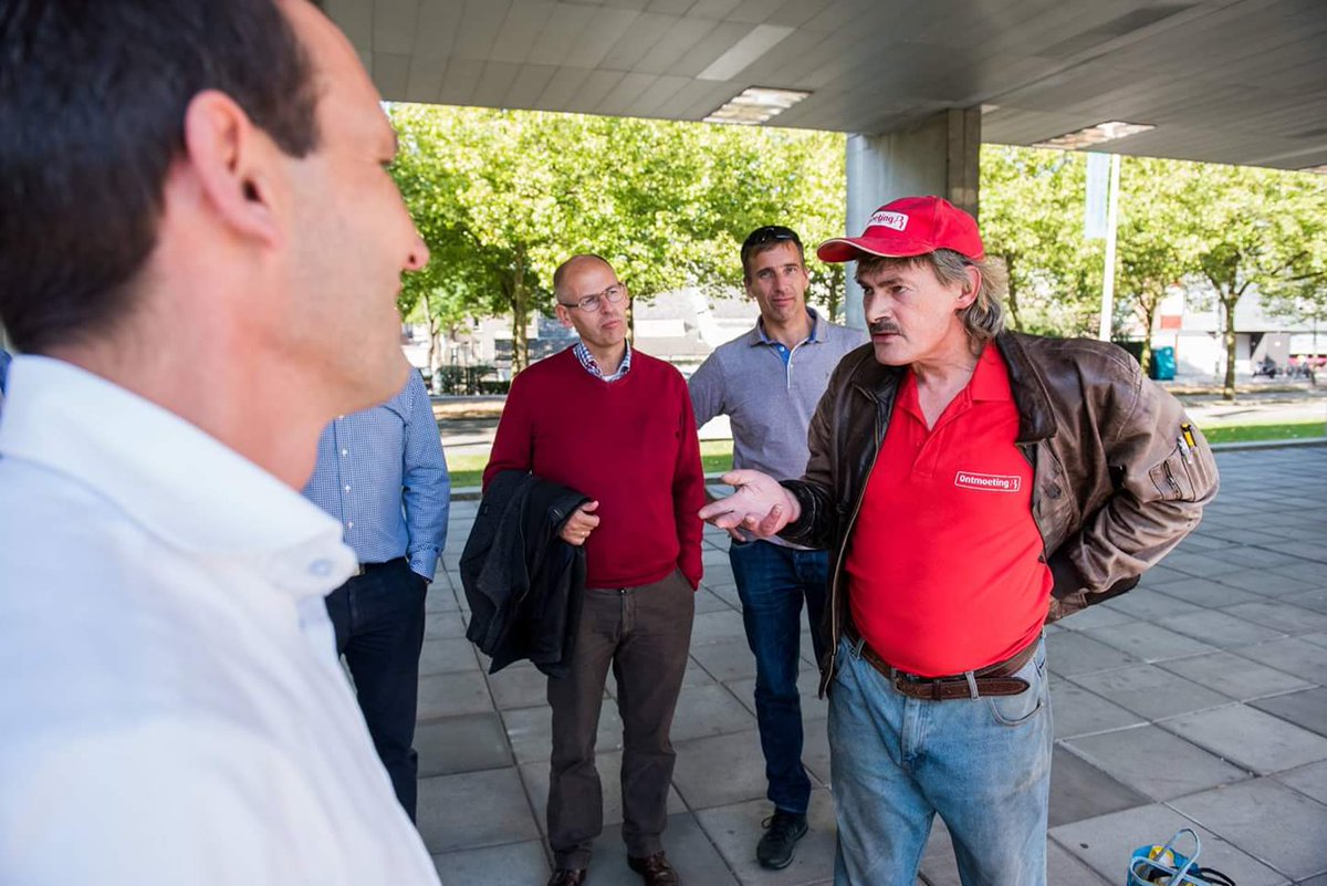 Gids Hans vertelde <a href="/ErdeeMedia/">ErdeeMedia</a> hoe hij 30 jaar lang overleefde op straat. Een uniek kijkje achter de schermen.