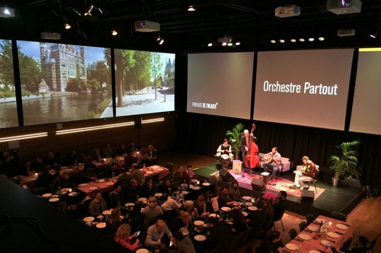 Thursday 22 december: Eat to Meet Holiday Edition. Join our informal dinner and meet (new) Amsterdammers: dezwijger.nl/programma/holi…