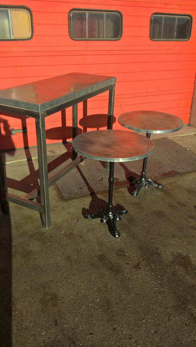 Poseur zinc table and two bistro tables on their way to another bar ! #zinctables @bistrolife
We fabricated the  poseur base too  !