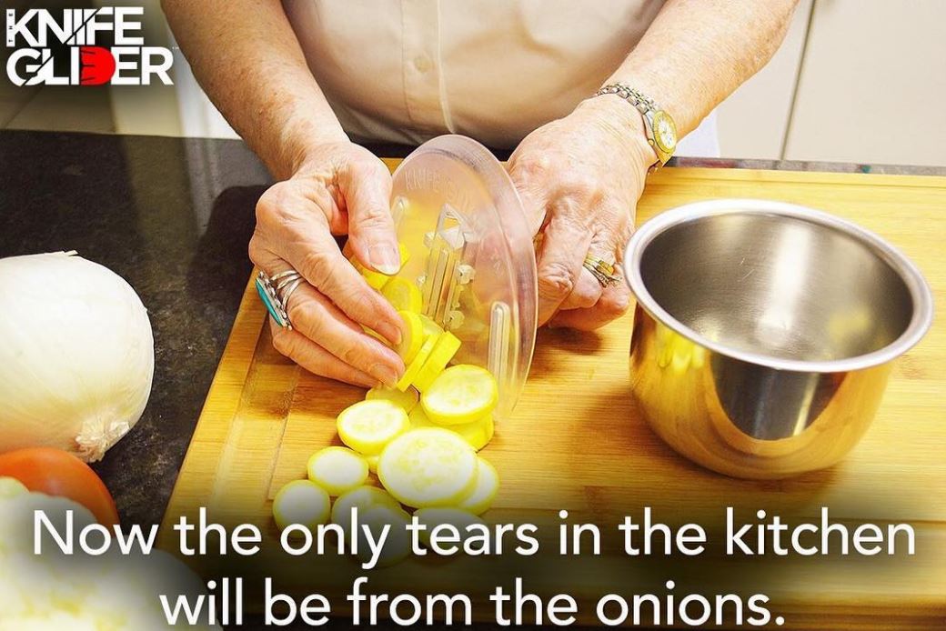 knifeglider's tweet photo. We can't promise the #onions won't make you cry,but we can promise to protect your #hands from slips of your #knife! https://t.co/RLETOfpqKO https://t.co/hKjKsYC6j8