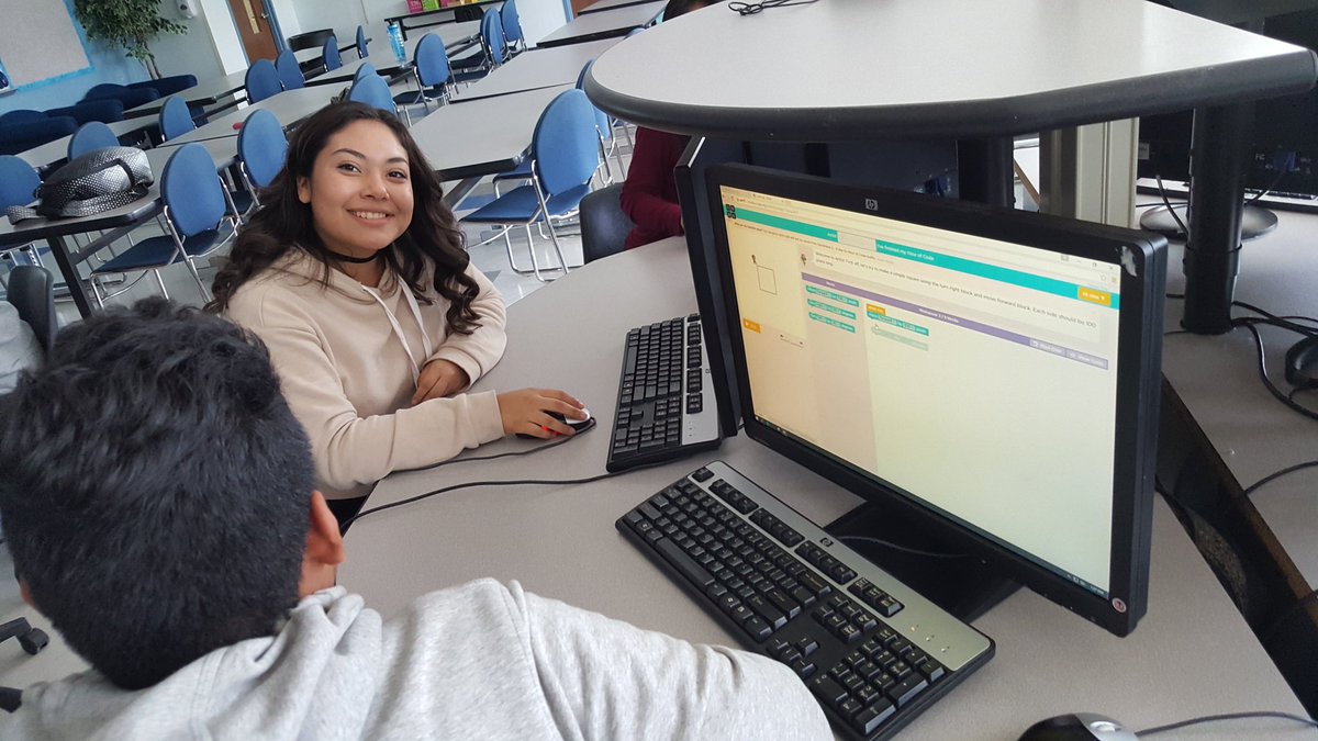 PrincessOfMath's tweet photo. Check out my #Digitechies during the #HourofCode! ❤ @LWTHSMustangs @LWTechCollege #ccpssuccess #CodeGurus https://t.co/tXGGBR2Ntc