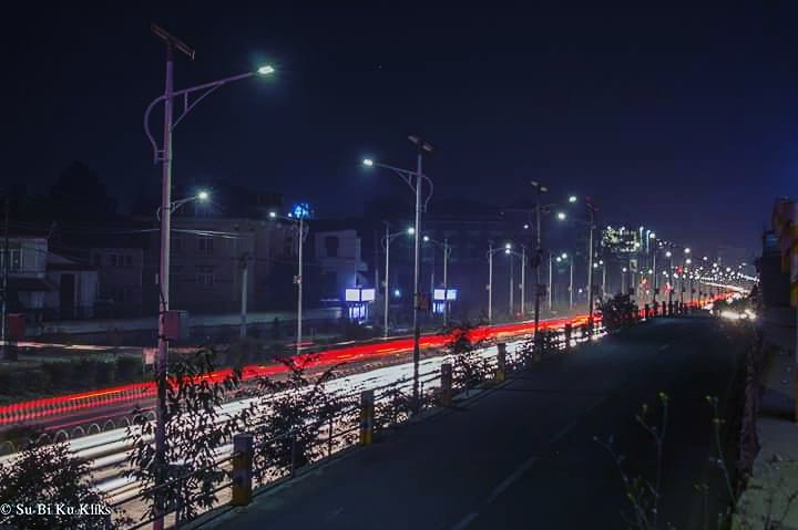 8848_86's tweet photo. माइतिघर क्षेत्रबाट देखिएको रंगीन साँझ !
#SlowerShutterSpeed #SuBiKyKliks #Colors #Lights https://t.co/WYnHhcL5Cg