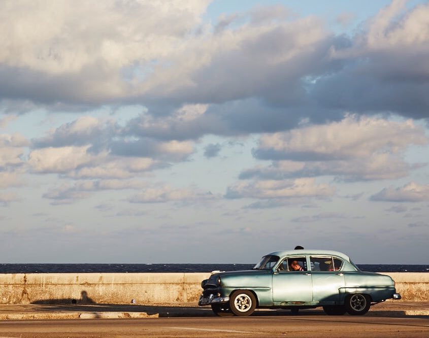 ashleedsmith's tweet photo. I'm going back to Cuba next week to spend about 5 hours in the Havana airport. Duty-Free R… https://t.co/LRqtKAx9qz) https://t.co/VNEHXodXlR