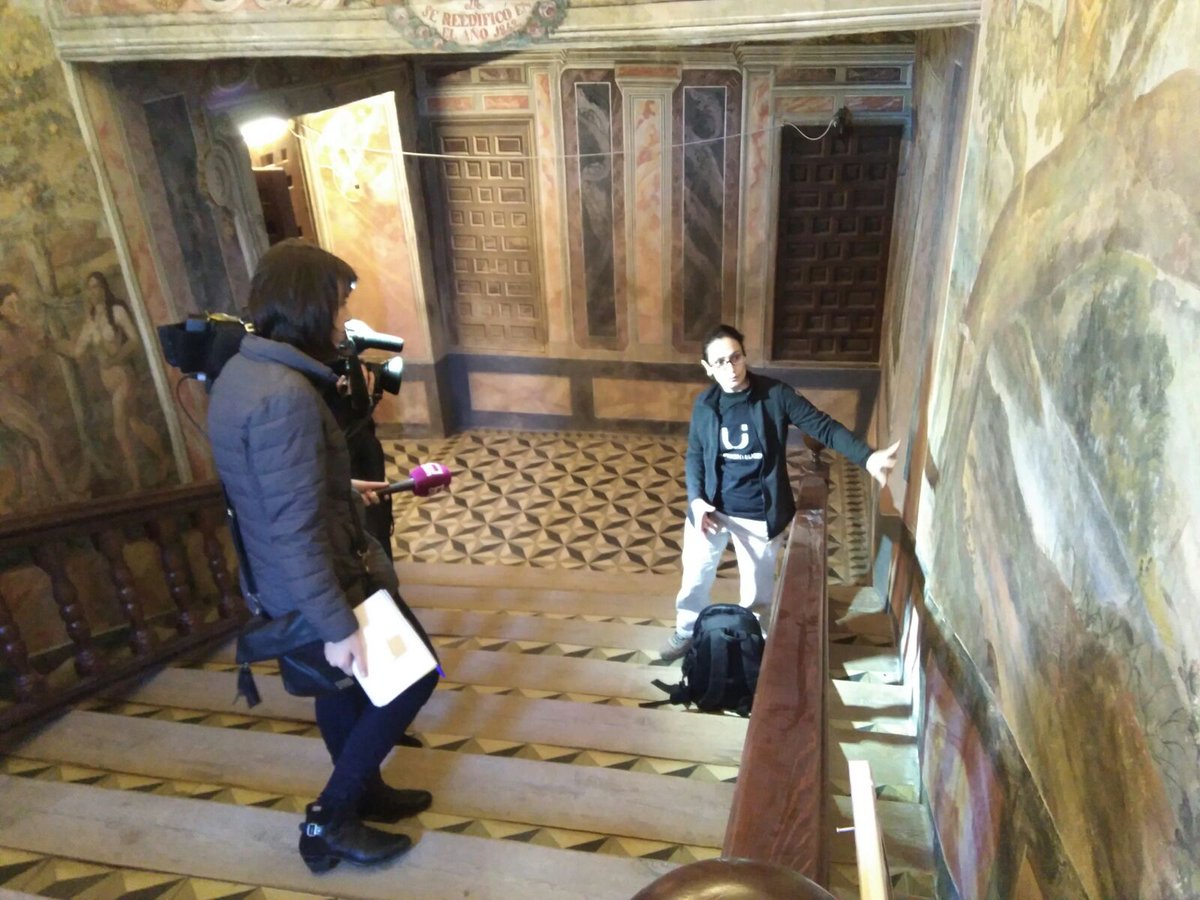 pat_inteligente's tweet photo. Ayer recibimos la visita de los informativos @CMM_es  para enseñar el trabajo de #restauracion en Sta Cruz de Mudela #lovepatrimonio https://t.co/en4fuCpjii