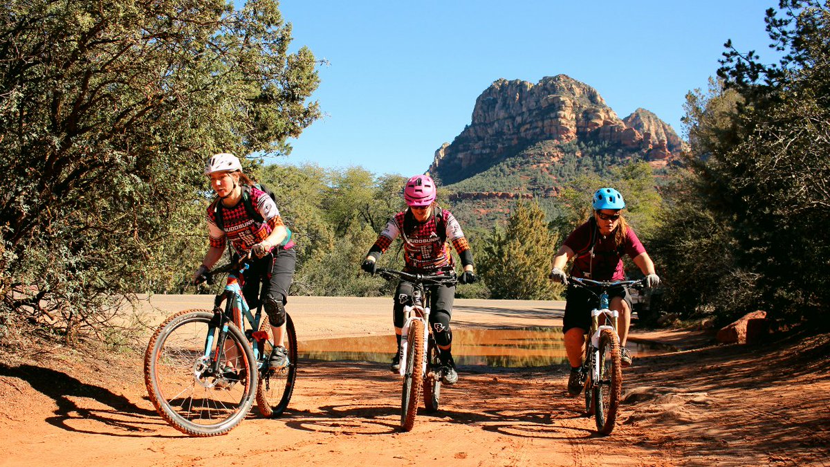 muddbunnies's tweet photo. #tbt to track stand practice in Sedona with the Race Team #ridelikeagirl #mtbAZ #sedona #mtb #fun #girlpower #livbeyond #sun #muddbunnies https://t.co/1vnWmUo7gw