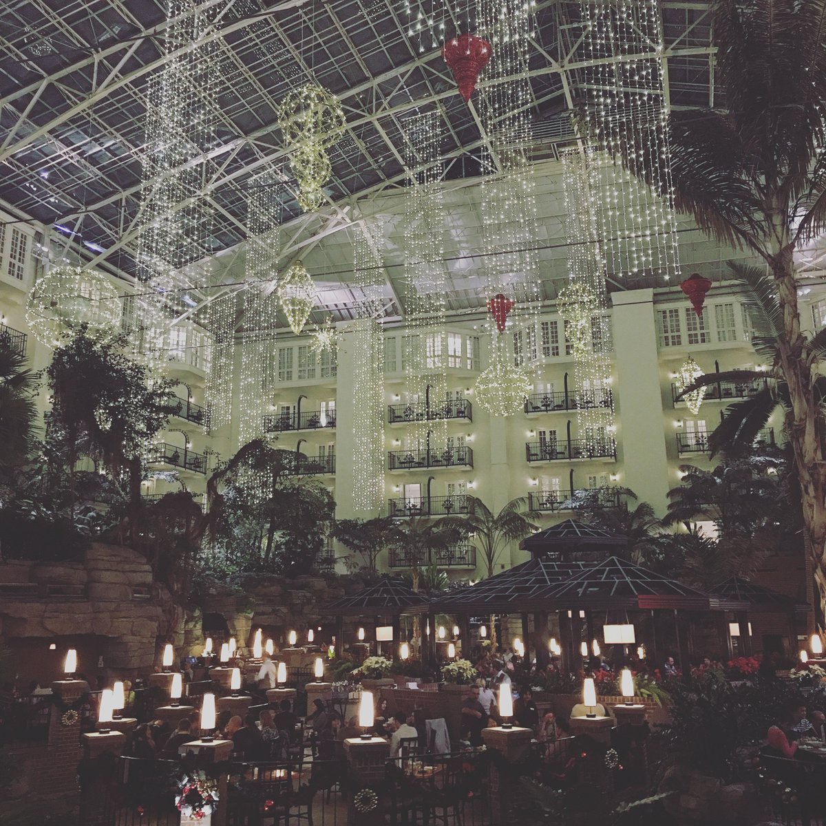 615Connect's tweet photo. It's #Christmas time @GaylordOpryland ! If you've never visited this time of year, you're definitely missing out #Nashville #615Connect https://t.co/gYj3z869ID