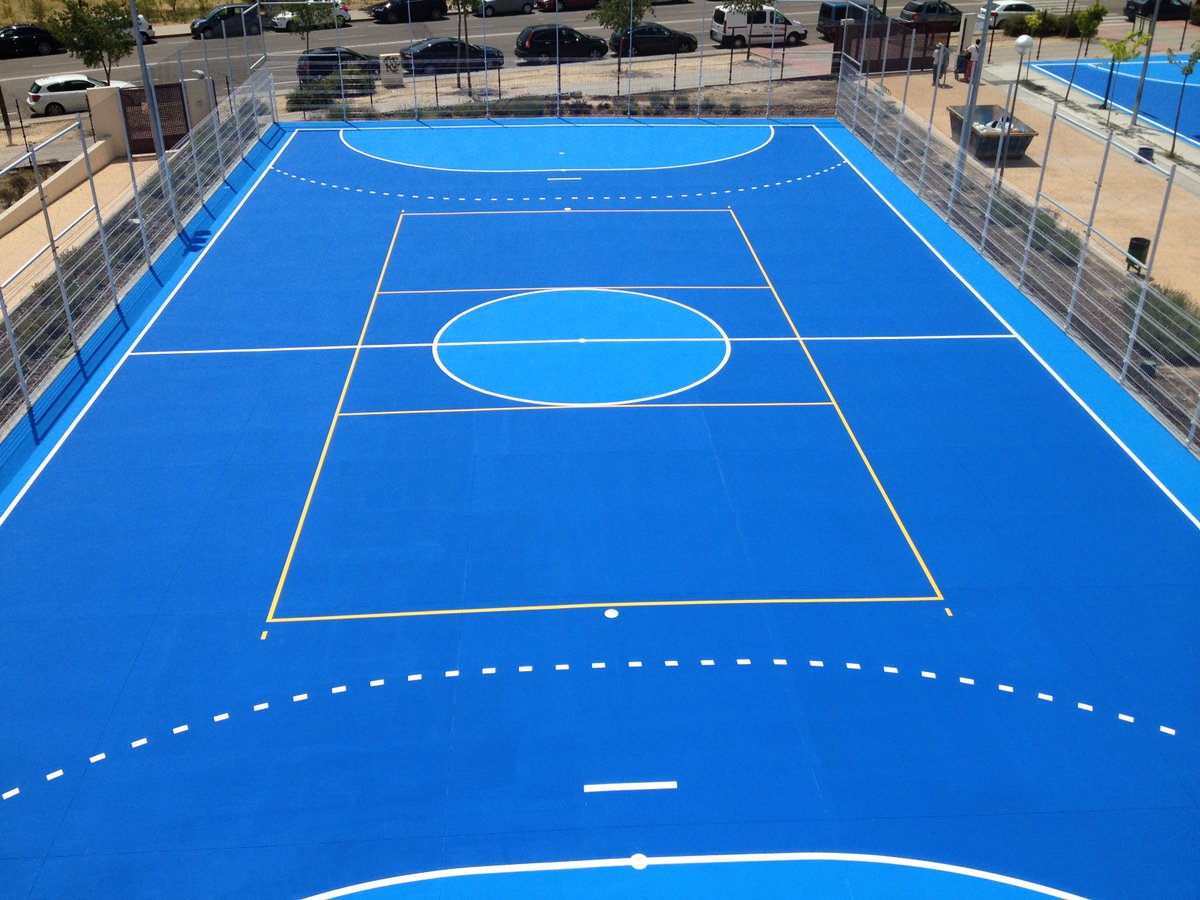 InnovaRevest's tweet image. Instalación de suelo deportivo en el colegio El Valle, Madrid. Proximamente en el blog os contaremos el paso a paso.