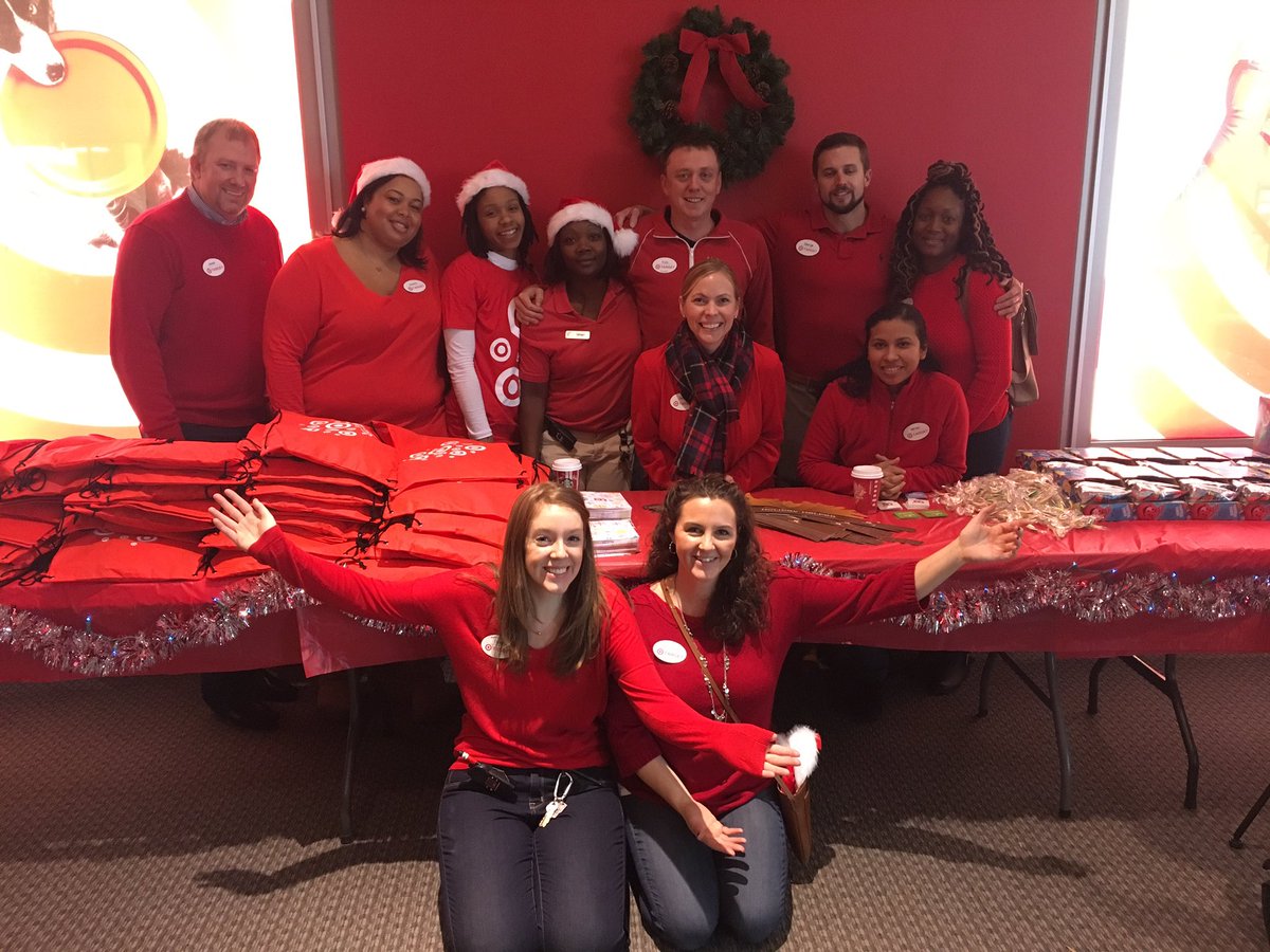 #herosandhelpers #D412 @kyle_tgt <a href="/JRames13/">Jason Ramey</a> <a href="/Emily2Hart/">Emily Hart</a> <a href="/Target/">Target</a> <a href="/GRHokie82/">George Richards</a> <a href="/MikeYostTGT/">Michael Yost</a> @odarango