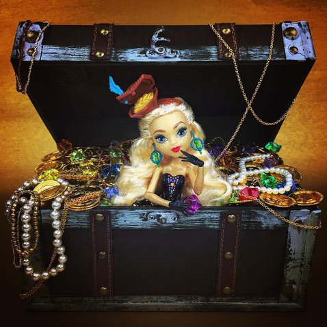 What a treasure! @MonsterKoolKitty did a fangtastic job capturing Dayna's sparkling personality with this 📸 !