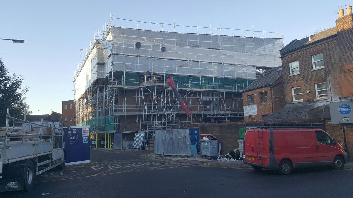 NLScaffolding's tweet photo. The team completed erecting and covering the scaffolding for a building in north London #scaffolders #scaffold #london #Construction https://t.co/cZPiSWn1Q2