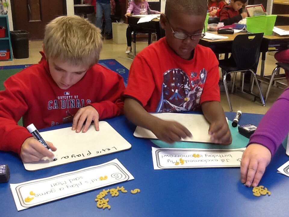 CMeL2003's tweet image. Macaroni quotation practice! #learningwithfood #belairbulldogs #superinsecond