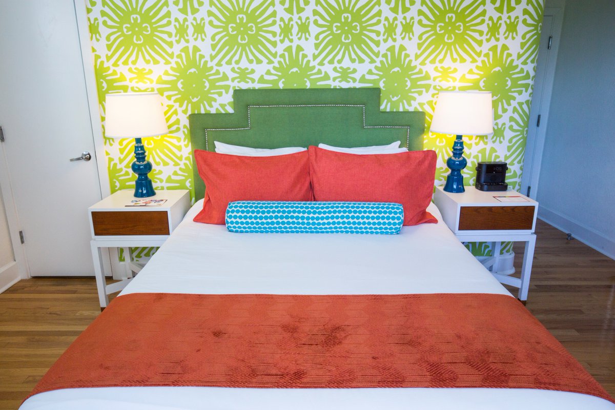palmshotelmiami's tweet photo. Get comfy and stay at while. Book directly and save at #Circa39 https://t.co/noVqpDf2aE https://t.co/X8l5v9UEnE