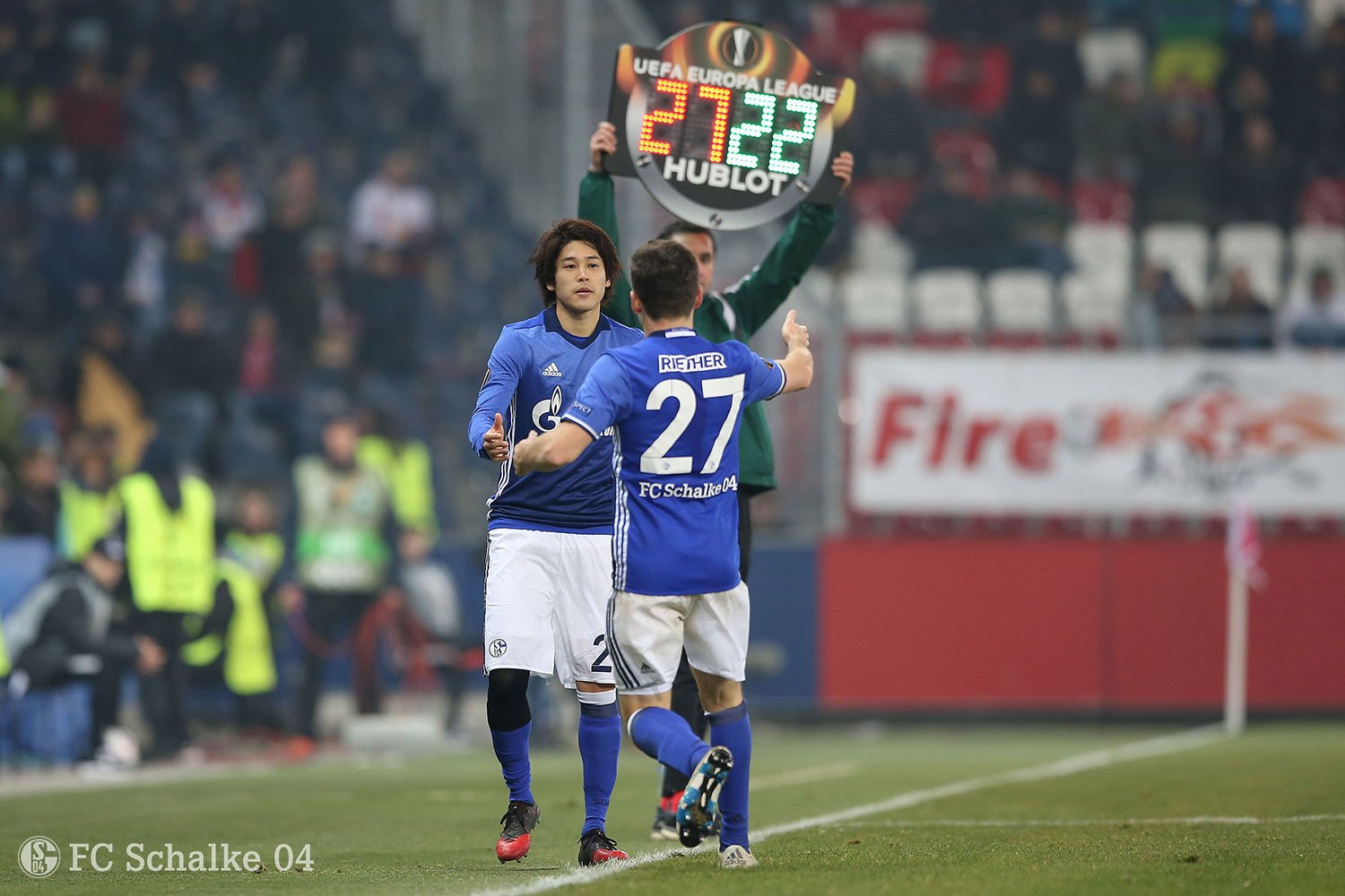 Fcシャルケ04 うっちーが戻ってきました Fcss04 内田篤人 T Co Rpstrcsedc Twitter