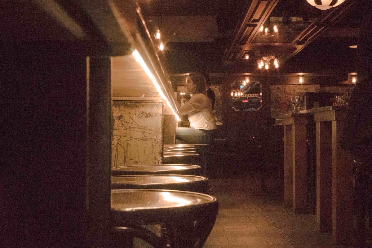 TaverneGaspar's tweet image. Take a seat and let the night unfold! #NightOut #BarSide #Drinks #TaverneGapsar