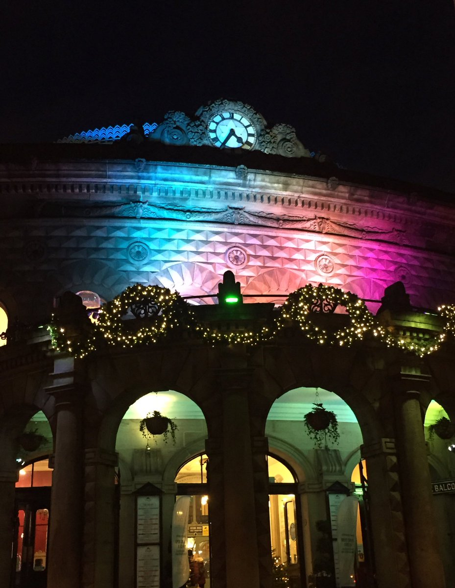 Short walk down Boar Lane tonight highlighted just how pretty Leeds is looking this Christmas... #ChristmasInLeeds